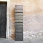 Colonne de rangement en métal, clapets, style indus
