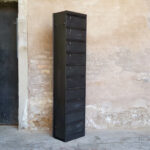 Colonne de rangement en métal, clapets, style indus
