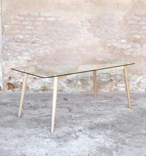 Table à manger avec un plateau un verre trempé pour 6 à 8 personnes