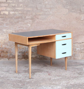 Bureau vintage, tiroirs vert d'eau