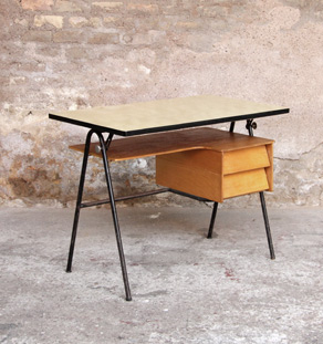 Bureau vintage formica inclinable style J.Hitier
