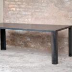 Table manger métal, style industriel, grande gris anthracite, ancien, patine, légère, fine