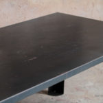 Table manger métal, style industriel, grande gris anthracite, ancien, patine, légère, fine