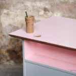 Bureau vintage enfant, rose et gris pieds compas