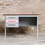 Bureau vintage enfant, rose et gris pieds compas