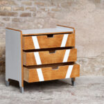 Commode vintage chêne clair, rénovée, graphique