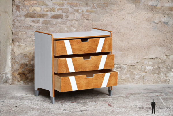 Commode vintage chêne clair, rénovée, graphique