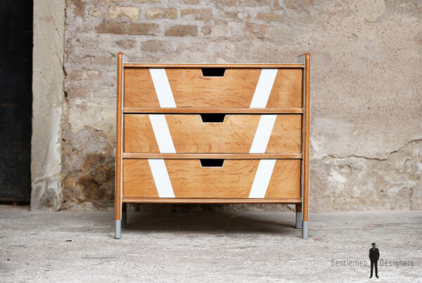 Commode vintage chêne clair, rénovée, graphique