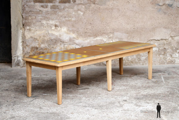 Table basse vintage détournée, jeux, échec et backgammon
