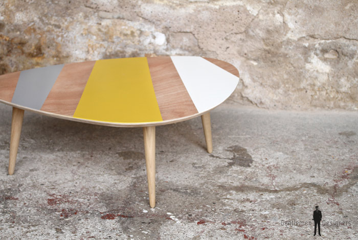 Table Basse Gigogne En Chene Aux Motifs Graphiques
