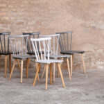 Lot de 6 chaises vintage en bois, du blanc au noir bauman compas gris