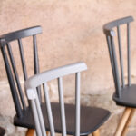 Lot de 6 chaises vintage en bois, du blanc au noir bauman compas gris