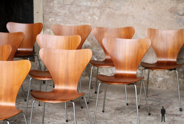 10 chaises vintage scandinave teck, Fritz Hansen, Jacobsen, n°7