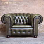 Chersterfield cuir vert capitonne fauteuil confortable vintage ancien