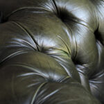Chersterfield cuir vert capitonne fauteuil confortable vintage ancien