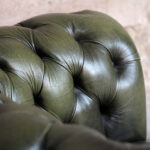 Chersterfield cuir vert capitonne fauteuil confortable vintage ancien