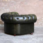 Chersterfield cuir vert capitonne fauteuil confortable vintage ancien