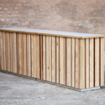 Comptoir bar bois grand ancien atypique original porte noyer hetre clair