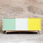 meuble vaisselier bois clair chene portes coulissantes sur mesure jaune vert blanc
