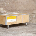 Meuble bas tv vintage motifs graphique, jaune et blanc
