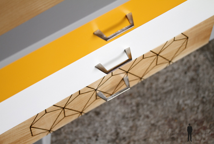 Meuble bas tv vintage motifs graphique, jaune et blanc