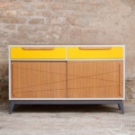 Meuble vintage en teck, buffet style scandinave, motifs jaune et gris