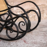 Rocking chair Thonet noir vintage, bois et cannage