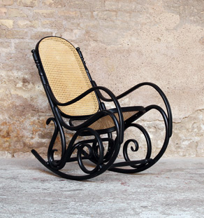 Rocking chair Thonet noir vintage, bois et cannage