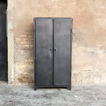 Armoire meuble industriel métal, année 50, angles arrondis