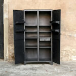 Armoire meuble industriel métal, année 50, angles arrondis