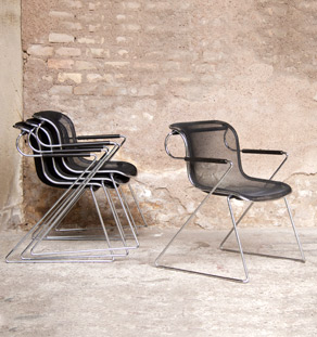 Lot de 4 chaises empilables, C.Pollock pour Castelli