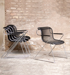 Lot de 4 chaises empilables, C.Pollock pour Castelli