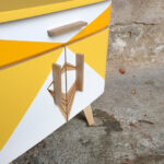 Chevet vintage motifs graphiques jaune, relooké