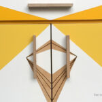 Chevet vintage motifs graphiques jaune, relooké