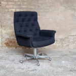 Fauteuil de bureau vintage en tissu, sur roulette, pivotant