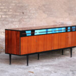 Enfilade vinatage en teck, motifs graphiques bleu