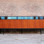 Enfilade vinatage en teck, motifs graphiques bleu