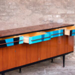 Enfilade vinatage en teck, motifs graphiques bleu