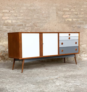 Meuble buffet enfilade vintage scandinave en teck, relooké