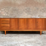 Enfilade buffet scandinave vintage en teck signé, Woodtly