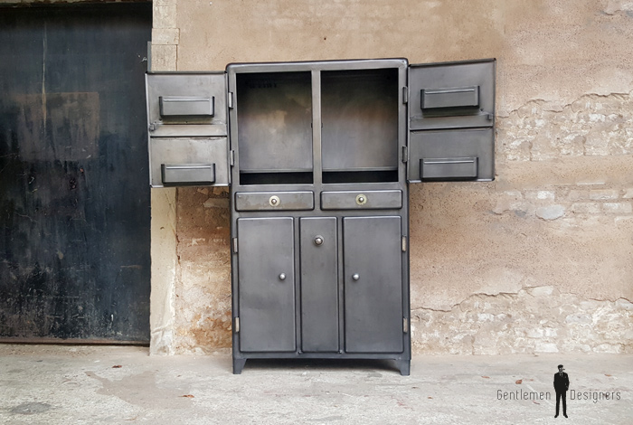 Armoire vintage métal style indus, angles arrondis, portes, tiroirs