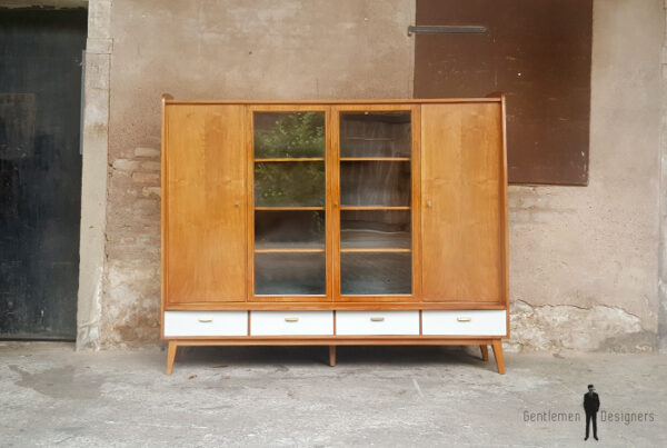 Buffet, vitrine, bibliothèque vintage en bois, tiroirs et portes gentlemen designers france lyon paris pieds compas