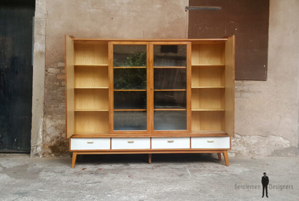Buffet, vitrine, bibliothèque vintage en bois, tiroirs et portes gentlemen designers france lyon paris pieds compas