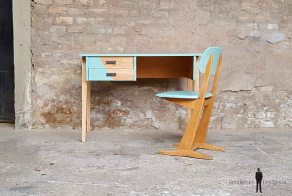 Bureau vintage et sa chaise casala en bois, pieds compas