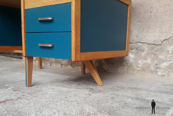 Bureau vintage chene bois bleu tiroirs gentlemen designers