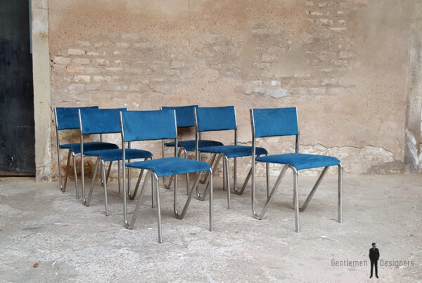 Chaises vintage en velour bleu et pieds métal