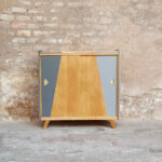 Meuble d’appoint vintage en bois, motifs graphique gris