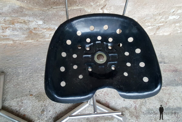 Tabouret vintage haut siège de tracteur en métal gentlemen designers