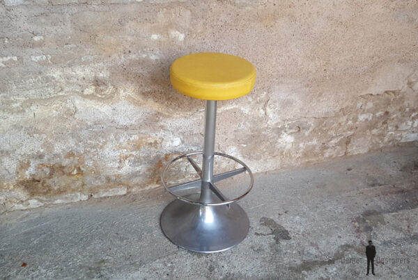 Tabouret haut vintage de bar haut, assise skaï jaune gentlemen designers