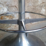 Tabouret haut vintage de bar haut, assise skaï jaune gentlemen designers